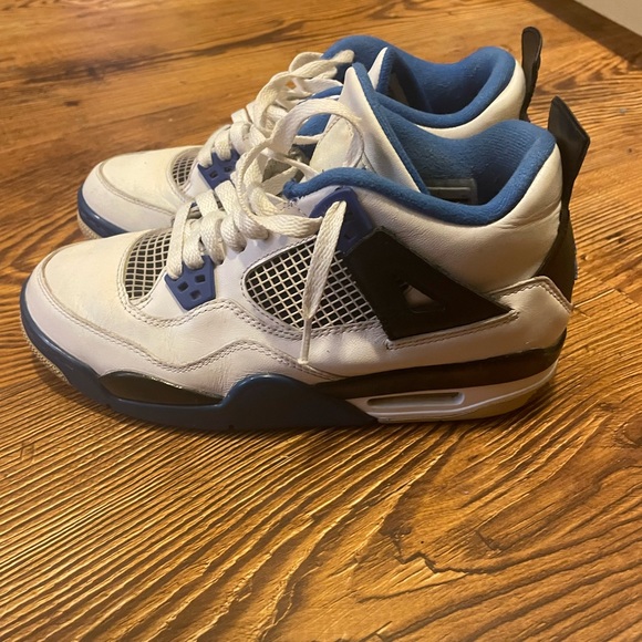 COPY - Jordan 4 Motorsport - Picture 3 of 4